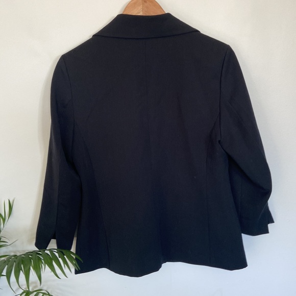 Classic black blazer, 3/4 length sleeves, worn a handful of times - Picture 5 of 5